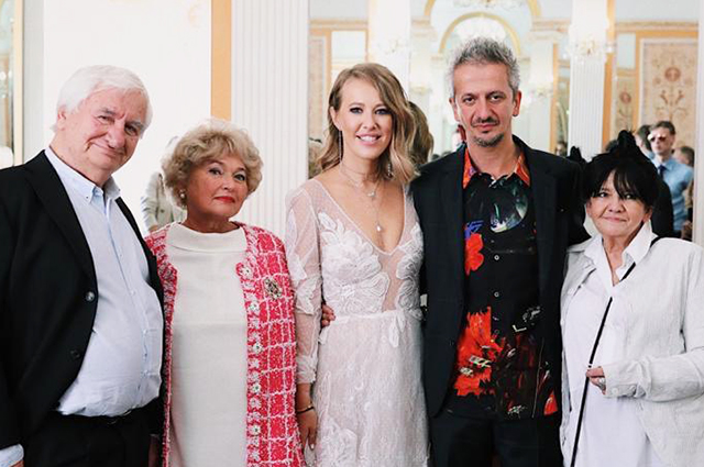  Фото: Kак прошла церемония бракосочетания Ксении Собчак и Константин Богомолова  