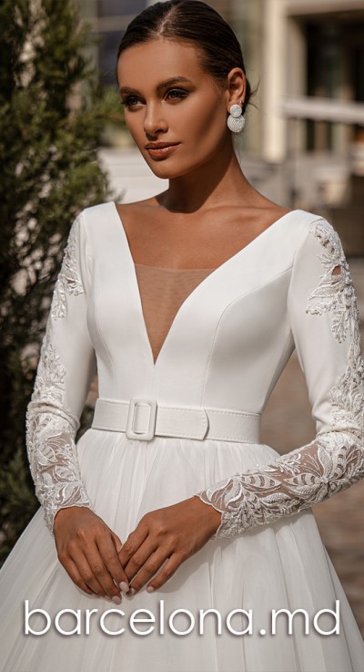 Rochia de mireasă FINA din colecția 2022 exclusiv în salonul “BARCELONA”!