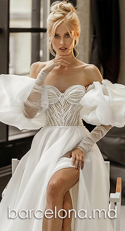 Свадебное платье VERSAL из коллекции 2022 только в салоне “BARCELONA”!