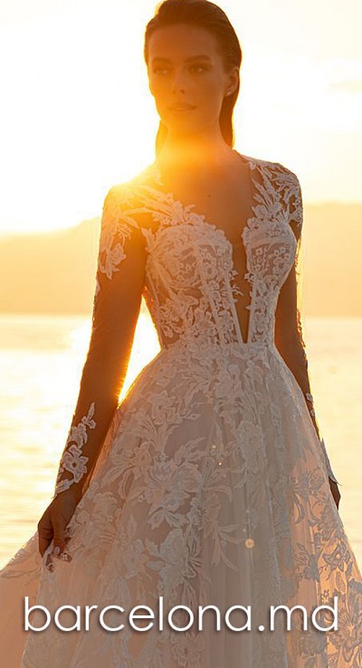 Rochia de mireasă NAIA din colecția 2022 exclusiv în salonul “BARCELONA”!