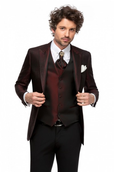 Costum pentru bărbați în salonul 